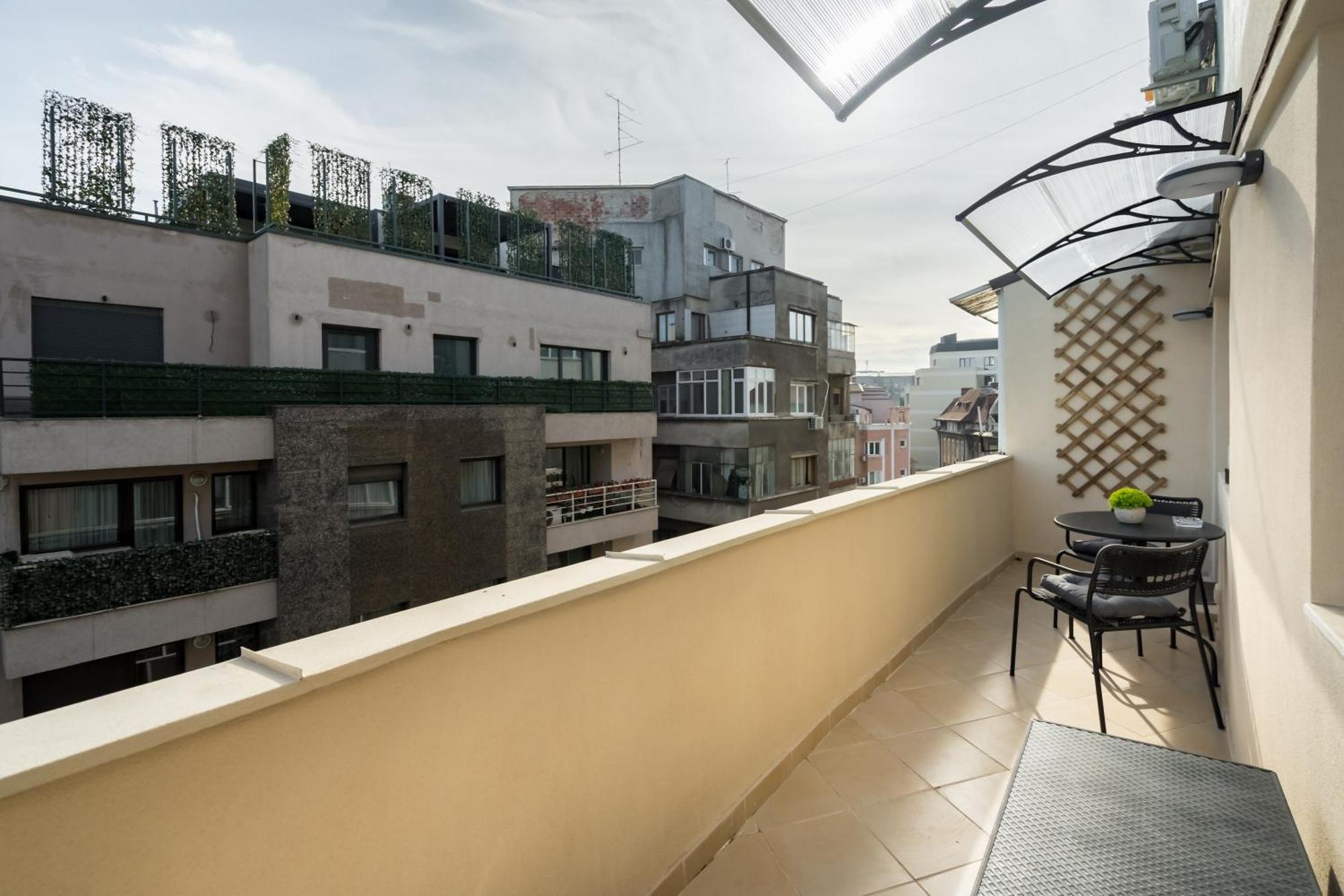 Urban Dream Studio With City Views & Comfort Bucharest Luaran gambar