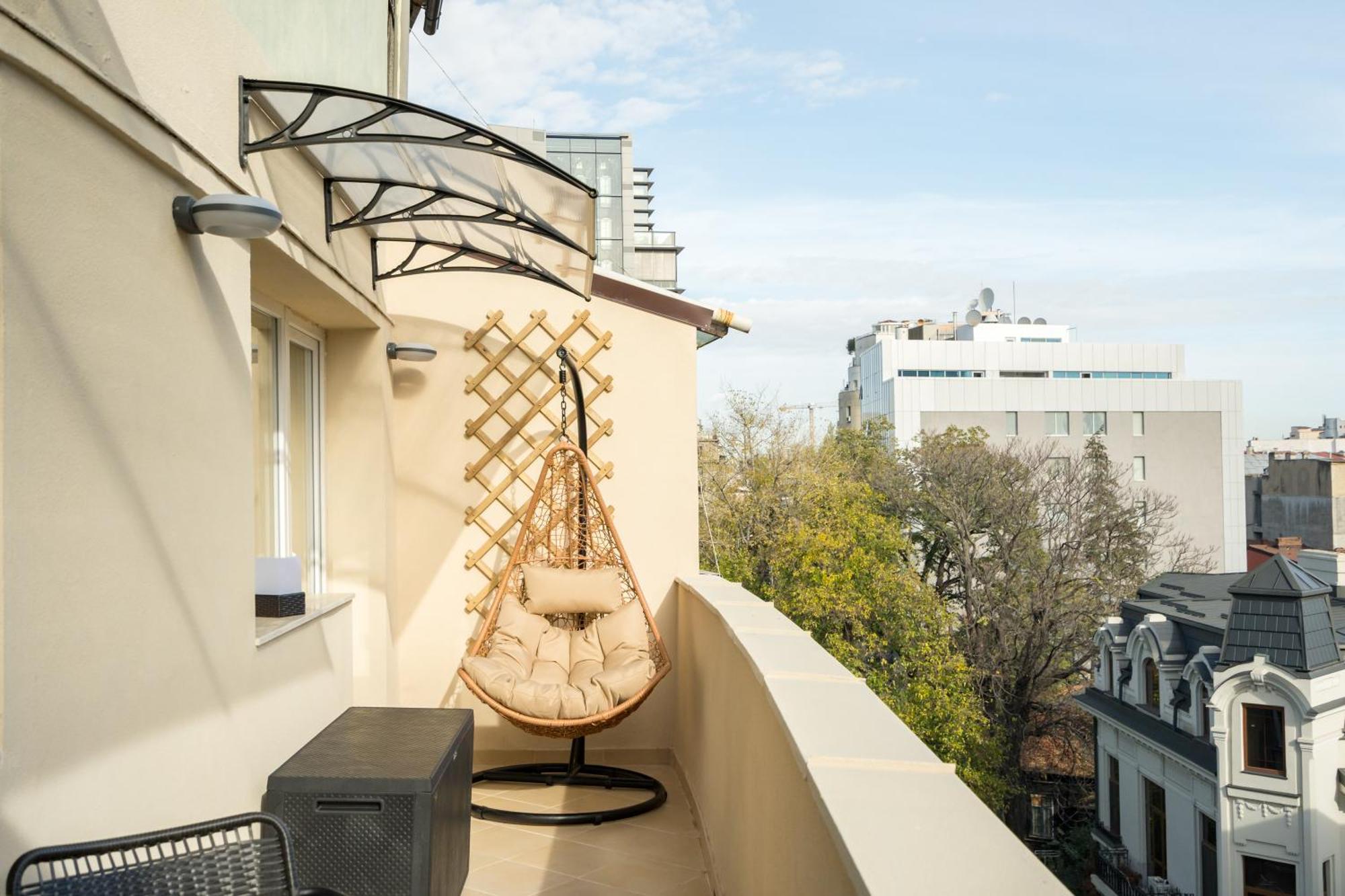 Urban Dream Studio With City Views & Comfort Bucharest Luaran gambar